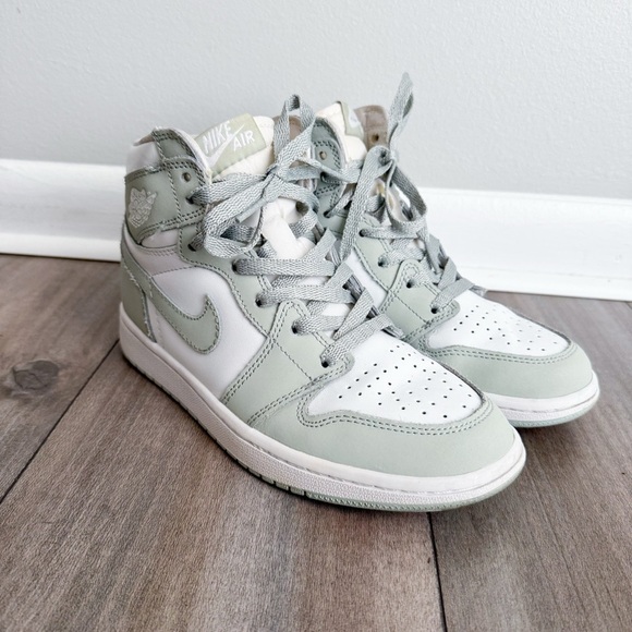 Nike air Jordan 1 retro high OG Seafoam size 8 - Picture 1 of 7